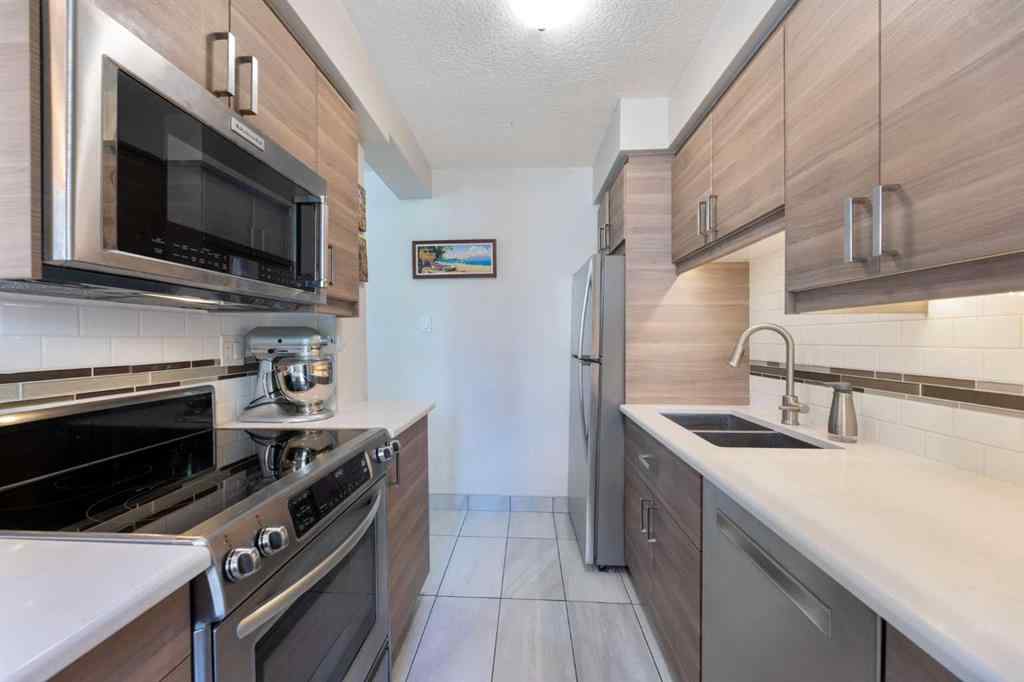 MLS® A2261852 - Unit #305 605 14 Avenue SW in Beltline Calgary, Residential