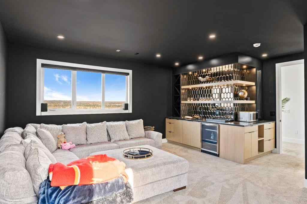 MLS® A2261859 - 467 Patterson Boulevard SW in Patterson Calgary, Residential