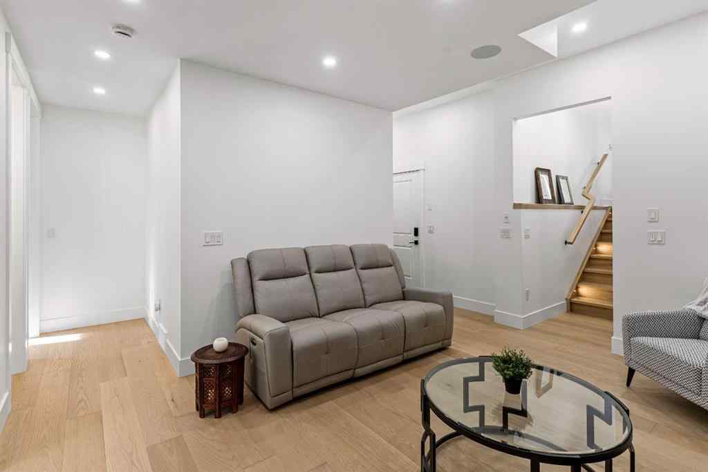 MLS® A2261859 - 467 Patterson Boulevard SW in Patterson Calgary, Residential