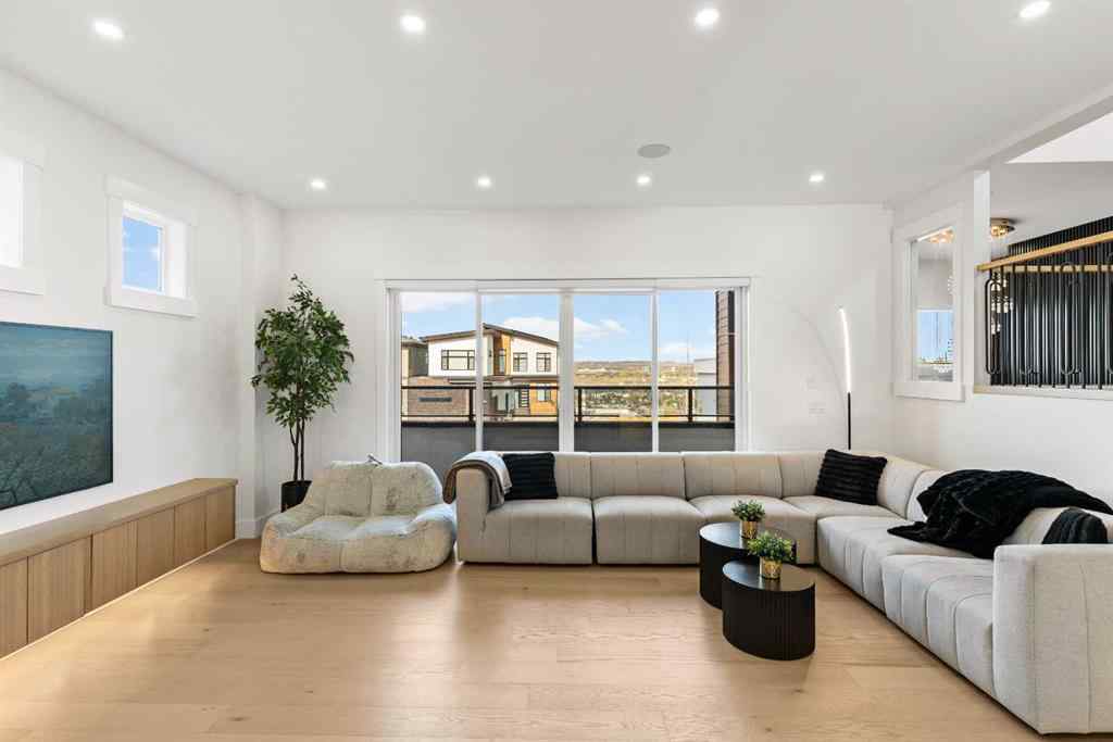 MLS® A2261859 - 467 Patterson Boulevard SW in Patterson Calgary, Residential