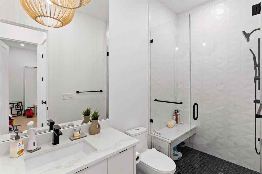 MLS® A2261859 - 467 Patterson Boulevard SW in Patterson Calgary, Residential