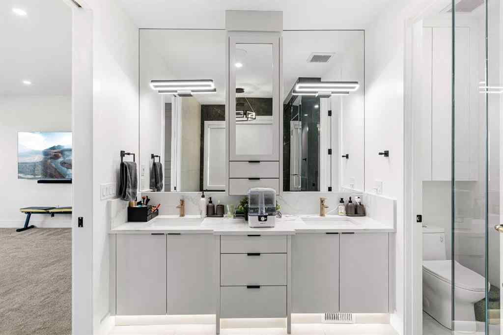 MLS® A2261859 - 467 Patterson Boulevard SW in Patterson Calgary, Residential