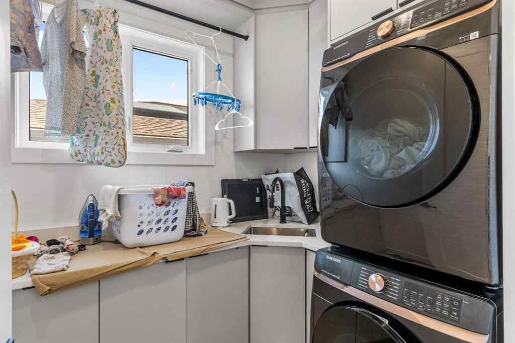 MLS® A2261859 - 467 Patterson Boulevard SW in Patterson Calgary, Residential