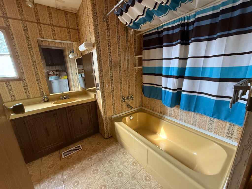 MLS® A2261865 - 201 3 Avenue SE in NONE Youngstown, Residential