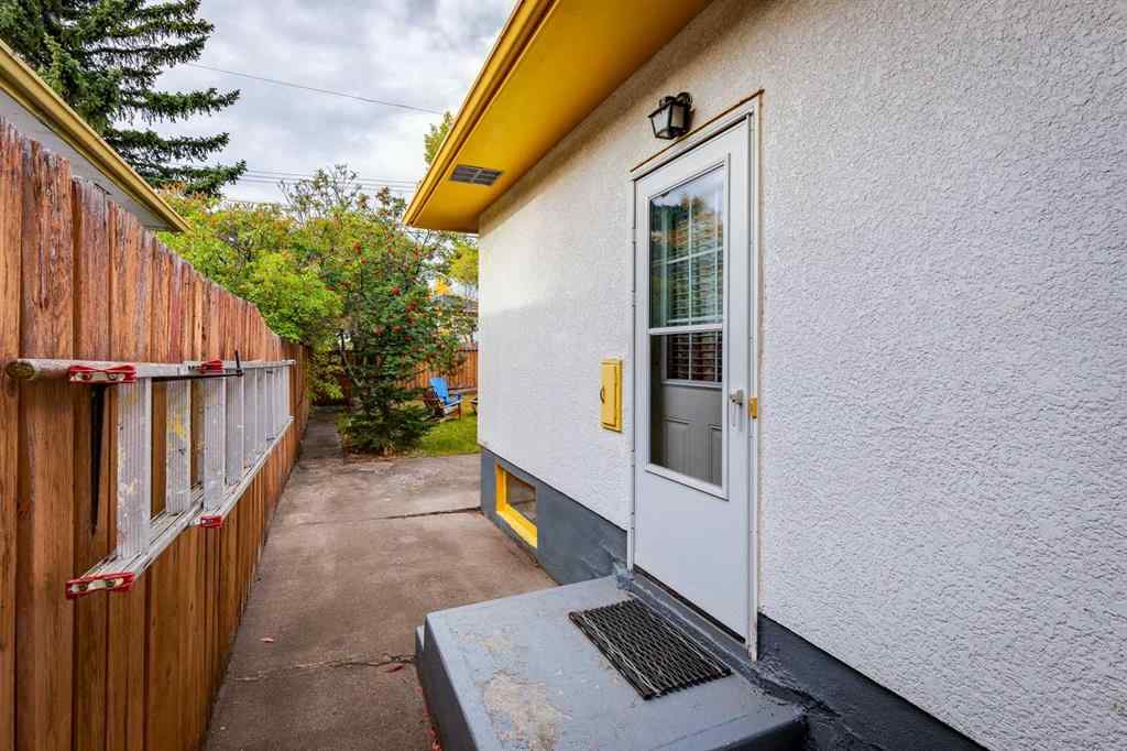 MLS® A2261873 - 111 Wimbledon Crescent SW in Wildwood Calgary, Residential