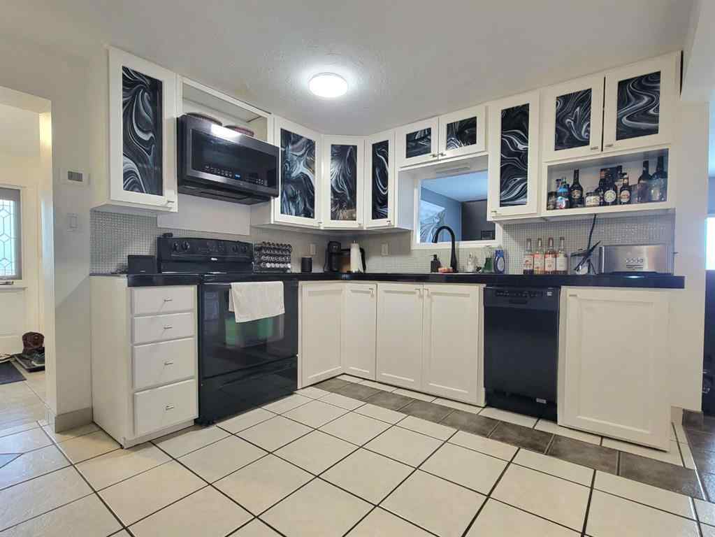 MLS® A2261879 - 9919 96 Avenue  in NONE Wembley, Residential