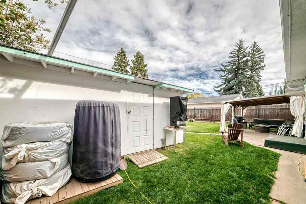 MLS® A2261893 - 126 Springwood Drive SW in Southwood Calgary, Residential