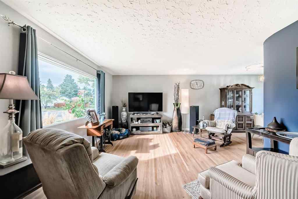 MLS® A2261893 - 126 Springwood Drive SW in Southwood Calgary, Residential