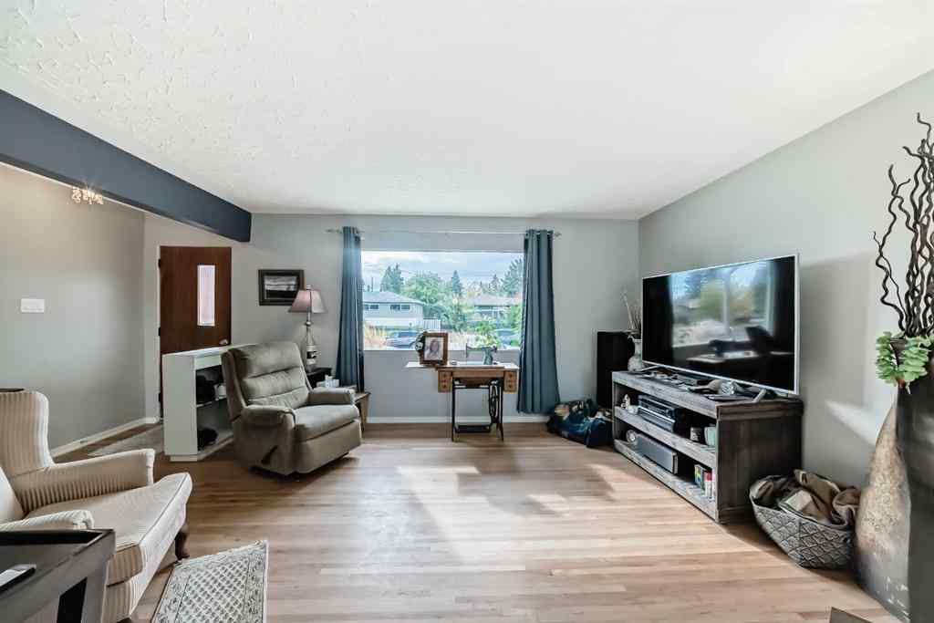 MLS® A2261893 - 126 Springwood Drive SW in Southwood Calgary, Residential
