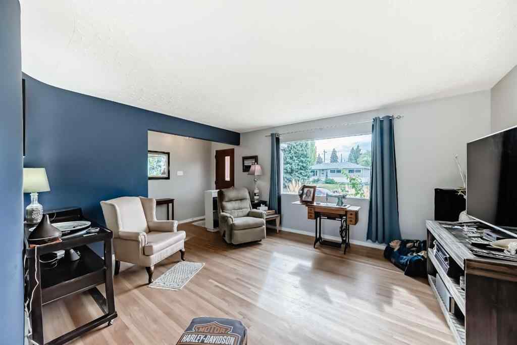 MLS® A2261893 - 126 Springwood Drive SW in Southwood Calgary, Residential