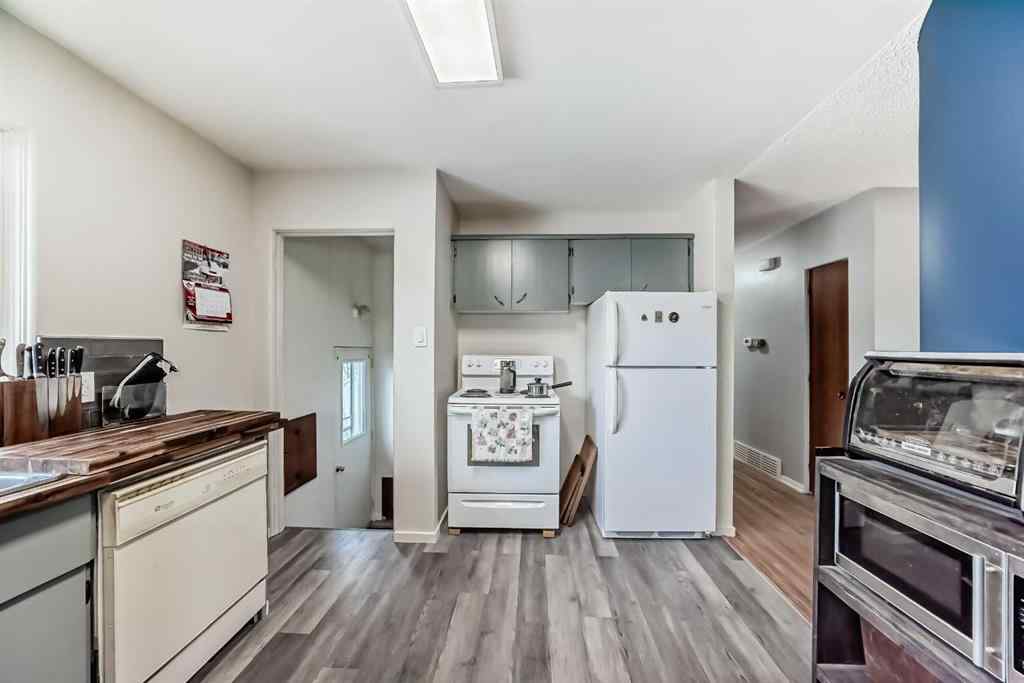 MLS® A2261893 - 126 Springwood Drive SW in Southwood Calgary, Residential