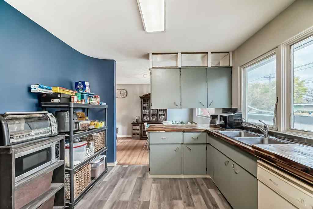 MLS® A2261893 - 126 Springwood Drive SW in Southwood Calgary, Residential