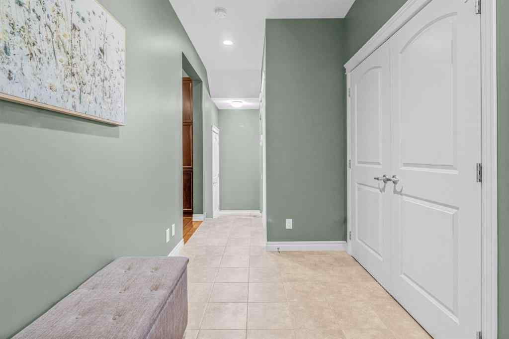 MLS® A2261914 - 262 Hillcrest Circle SW in Hillcrest Airdrie, Residential