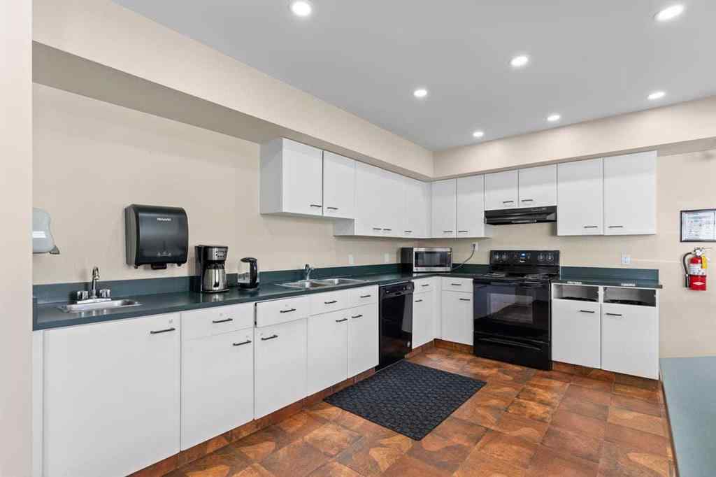 MLS® A2261921 - Unit #11 2611 Edenwold Heights NW in Edgemont Calgary, Residential