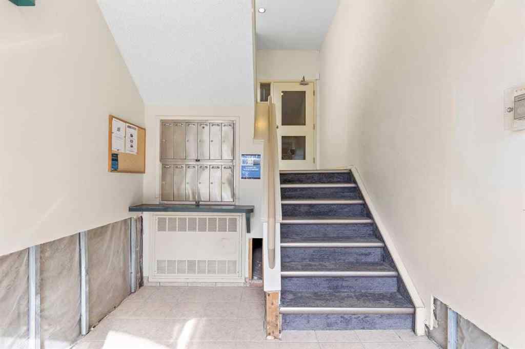 MLS® A2261921 - Unit #11 2611 Edenwold Heights NW in Edgemont Calgary, Residential