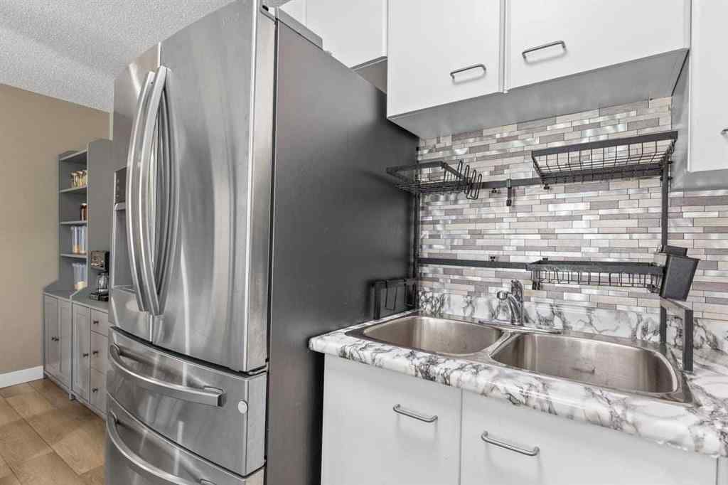 MLS® A2261921 - Unit #11 2611 Edenwold Heights NW in Edgemont Calgary, Residential