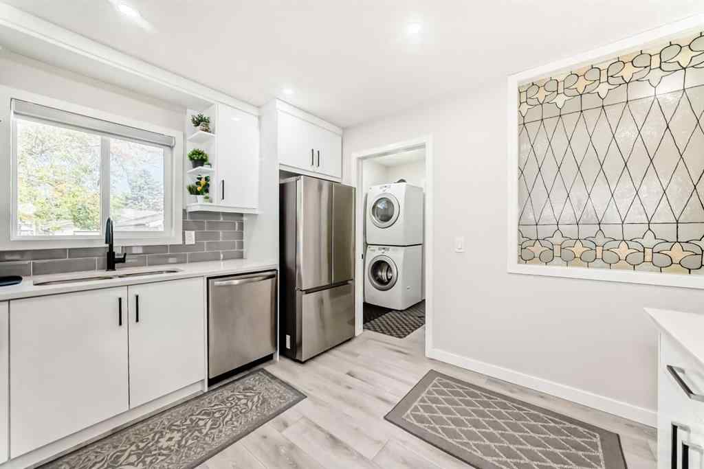 MLS® A2261940 - 6712 23 Avenue NE in Pineridge Calgary, Residential