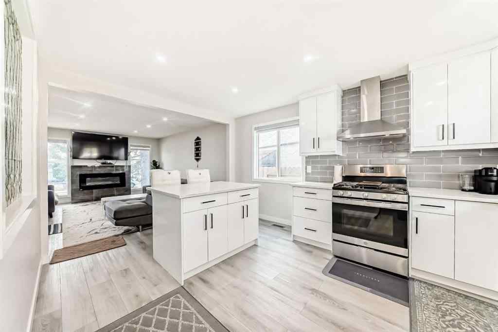 MLS® A2261940 - 6712 23 Avenue NE in Pineridge Calgary, Residential