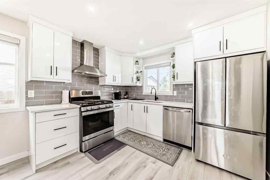 MLS® A2261940 - 6712 23 Avenue NE in Pineridge Calgary, Residential