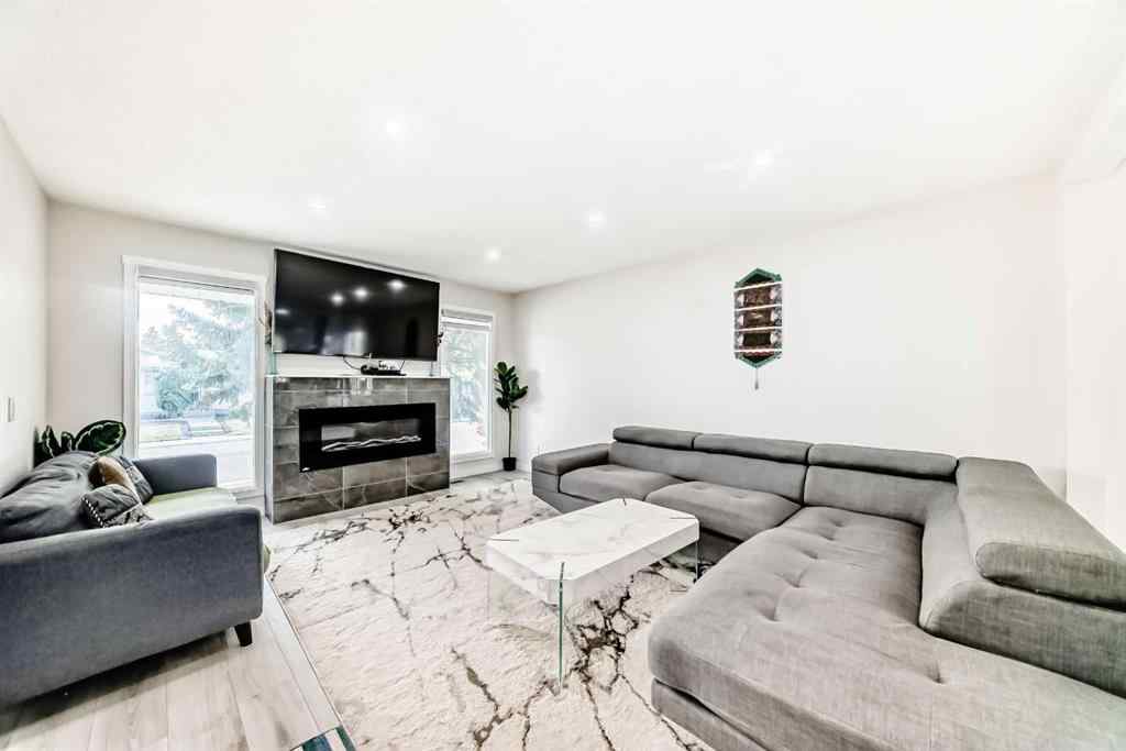 MLS® A2261940 - 6712 23 Avenue NE in Pineridge Calgary, Residential