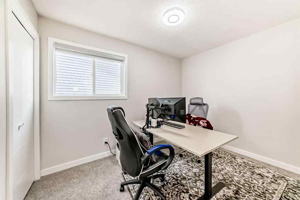 MLS® A2261940 - 6712 23 Avenue NE in Pineridge Calgary, Residential