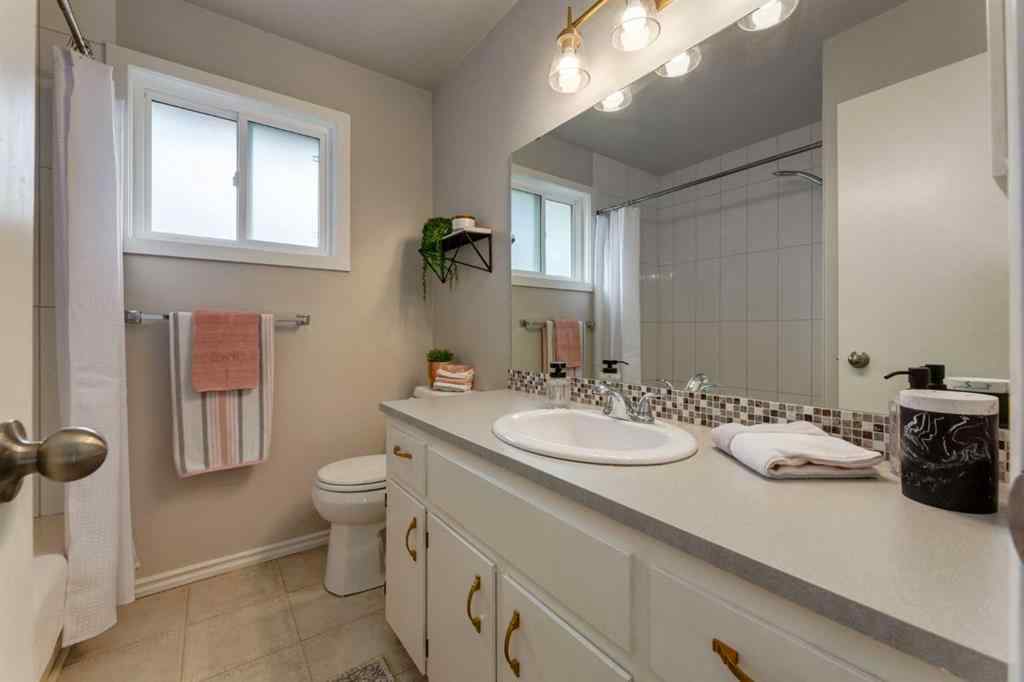 MLS® A2261943 - 24 Berkley Place NW in Beddington Heights Calgary, Residential