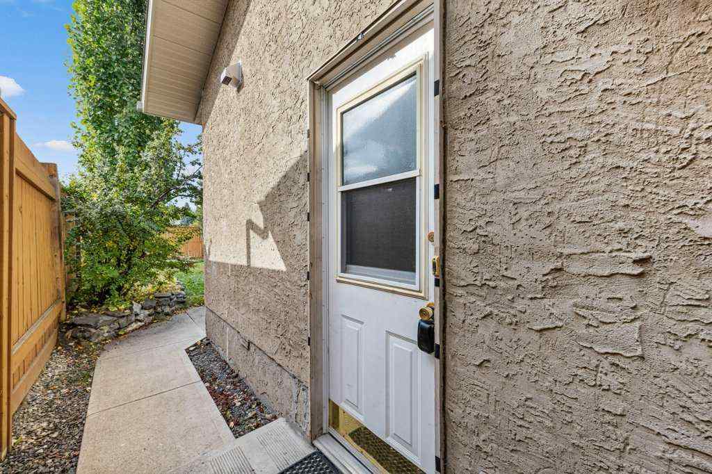 MLS® A2261944 - 488 Bracewood Crescent SW in Braeside Calgary, Residential