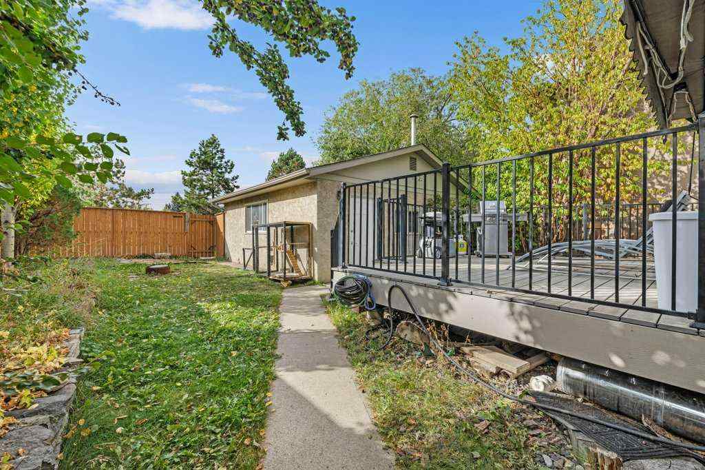 MLS® A2261944 - 488 Bracewood Crescent SW in Braeside Calgary, Residential