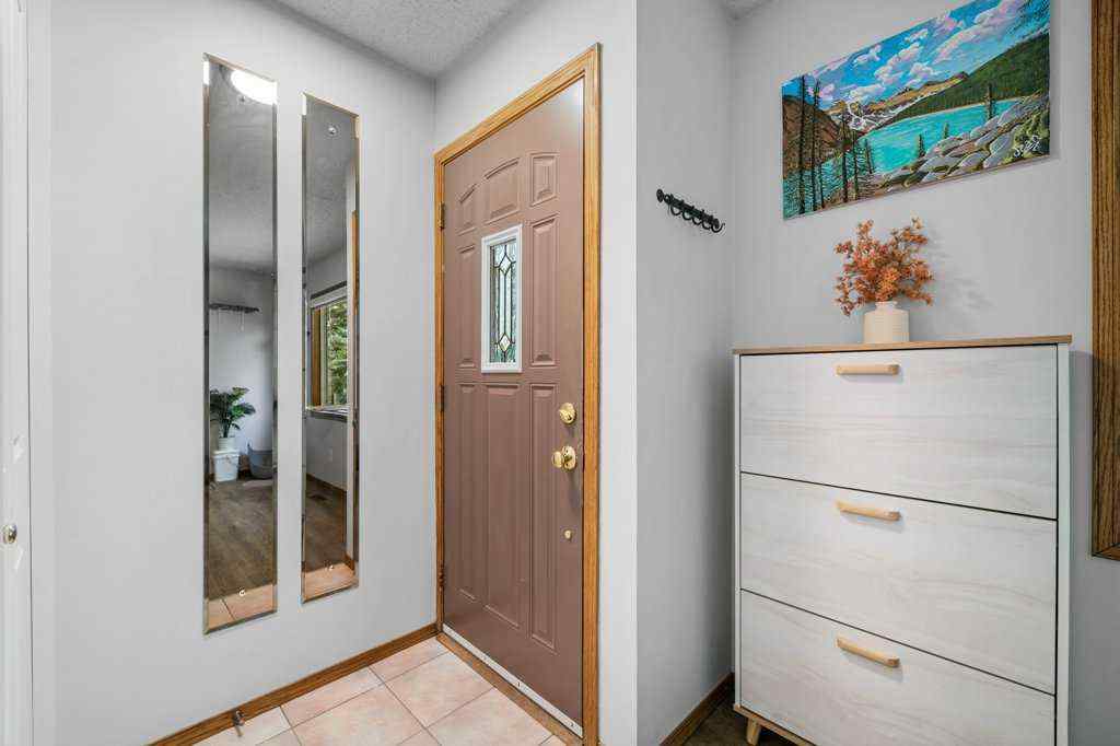 MLS® A2261944 - 488 Bracewood Crescent SW in Braeside Calgary, Residential