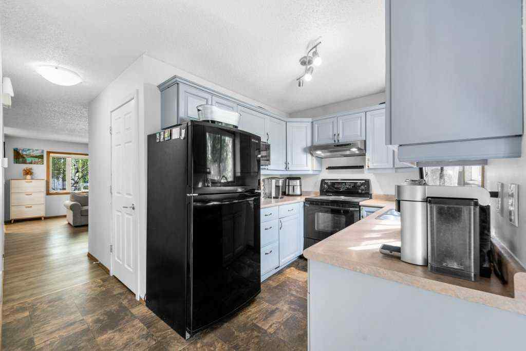 MLS® A2261944 - 488 Bracewood Crescent SW in Braeside Calgary, Residential