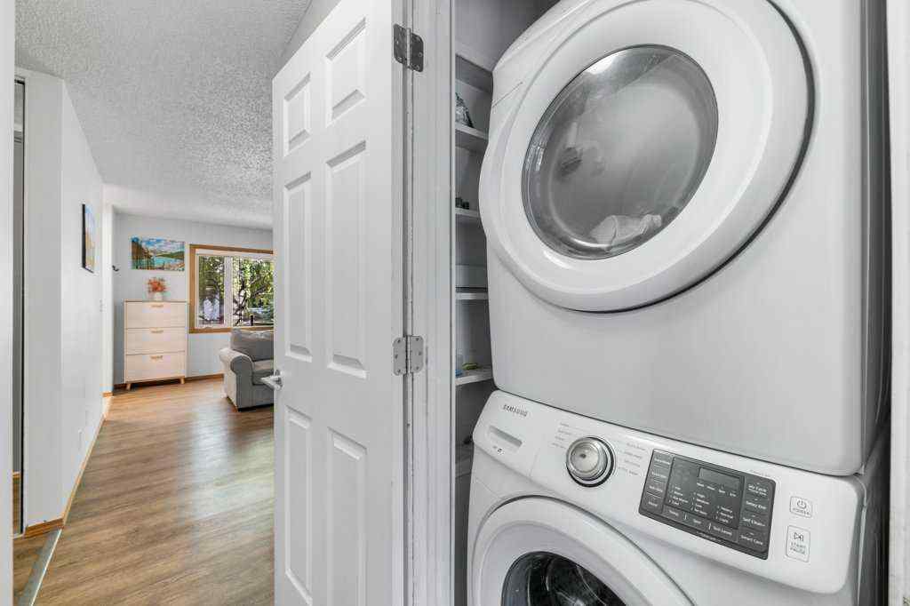 MLS® A2261944 - 488 Bracewood Crescent SW in Braeside Calgary, Residential