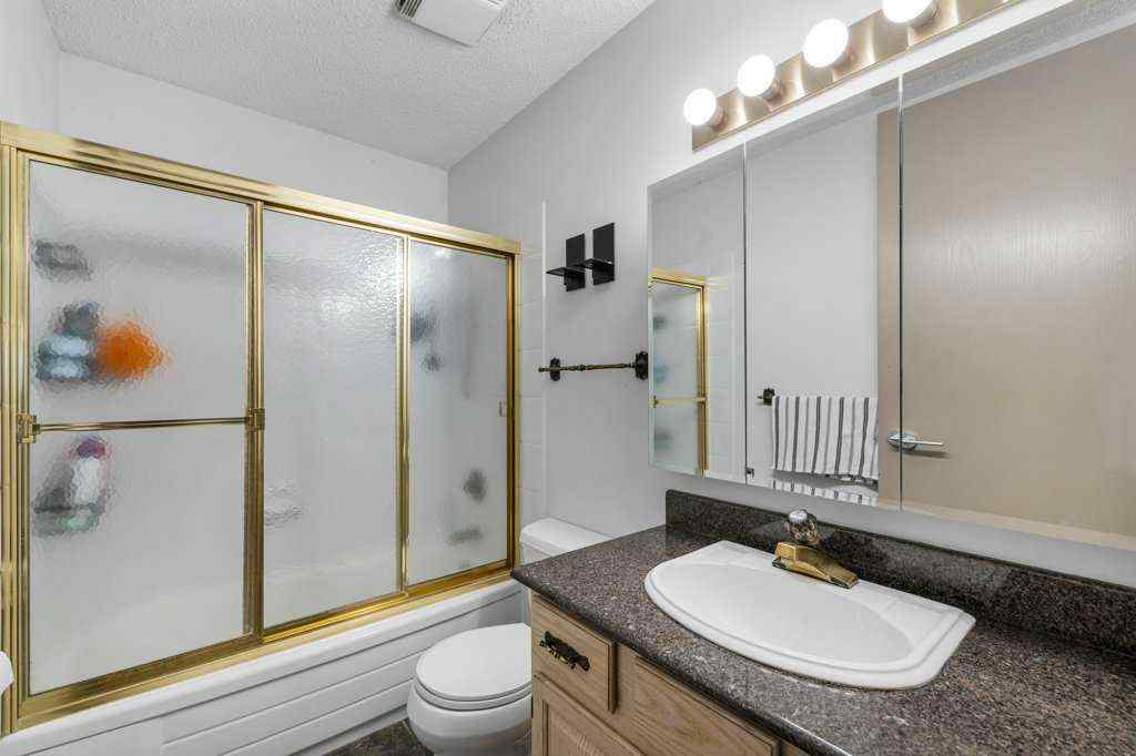 MLS® A2261944 - 488 Bracewood Crescent SW in Braeside Calgary, Residential