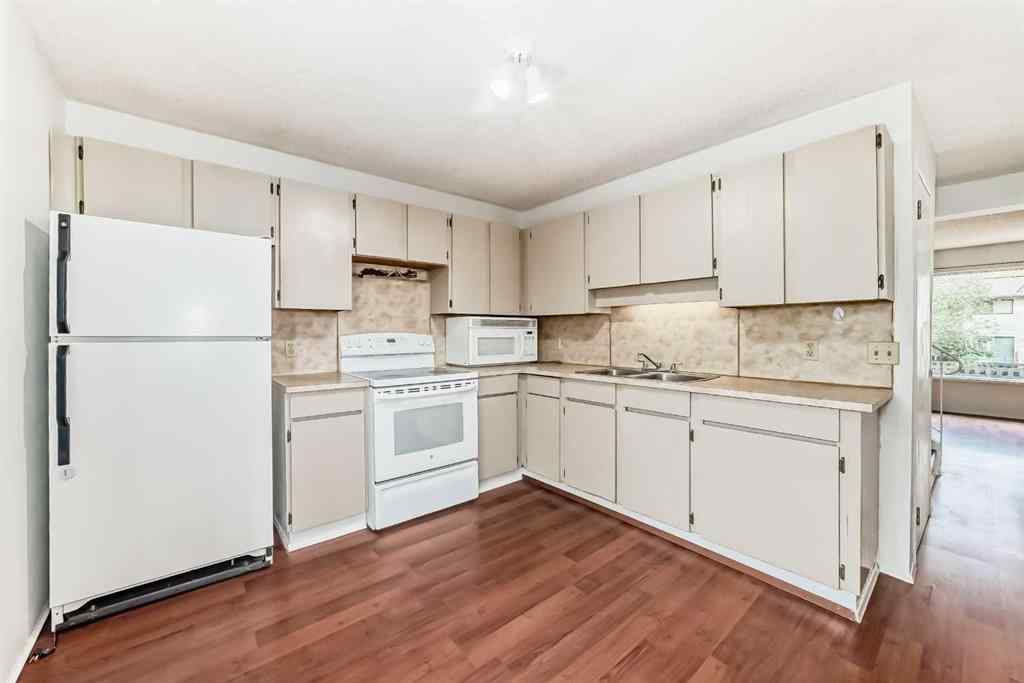 MLS® A2261968 - Unit ##11 380 Bermuda Drive NW in Beddington Heights Calgary, Residential