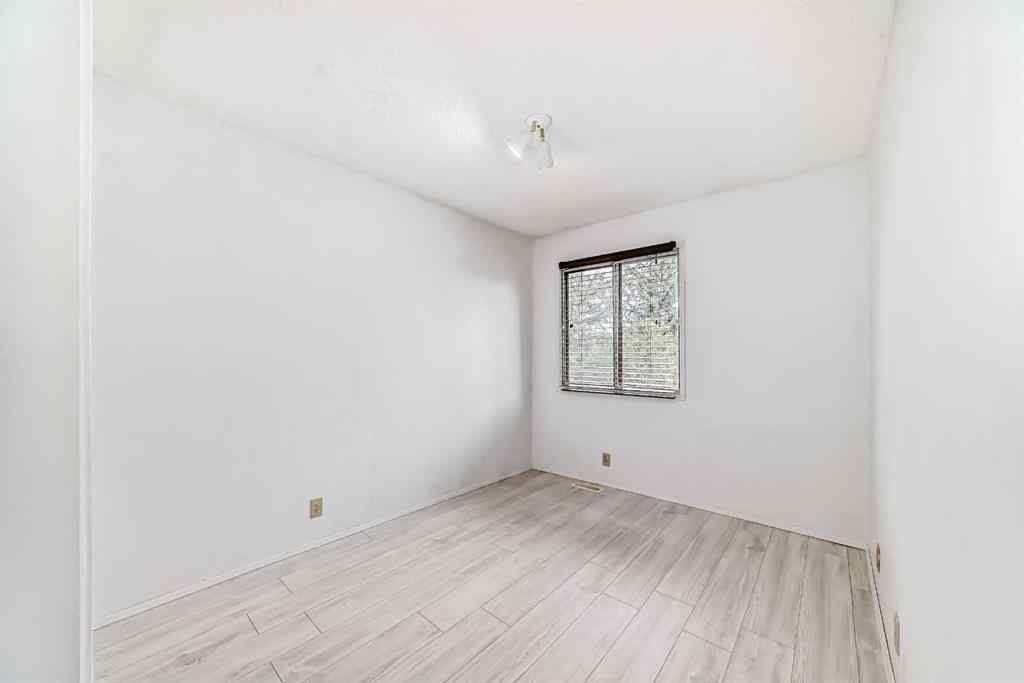 MLS® A2261968 - Unit ##11 380 Bermuda Drive NW in Beddington Heights Calgary, Residential