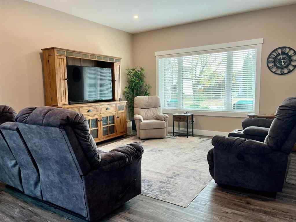 MLS® A2261978 - 5132 54 Avenue  in Viking Viking, Residential