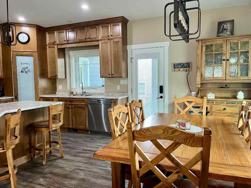 MLS® A2261978 - 5132 54 Avenue  in Viking Viking, Residential