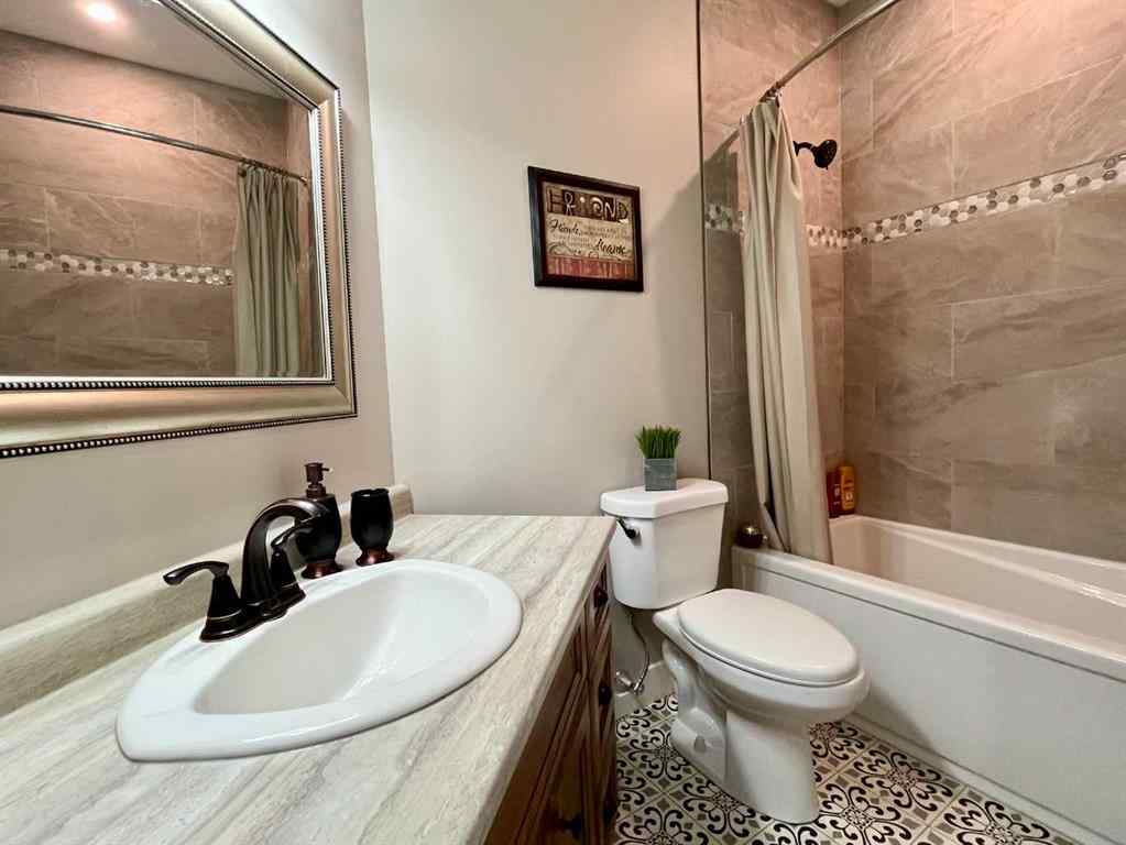 MLS® A2261978 - 5132 54 Avenue  in Viking Viking, Residential