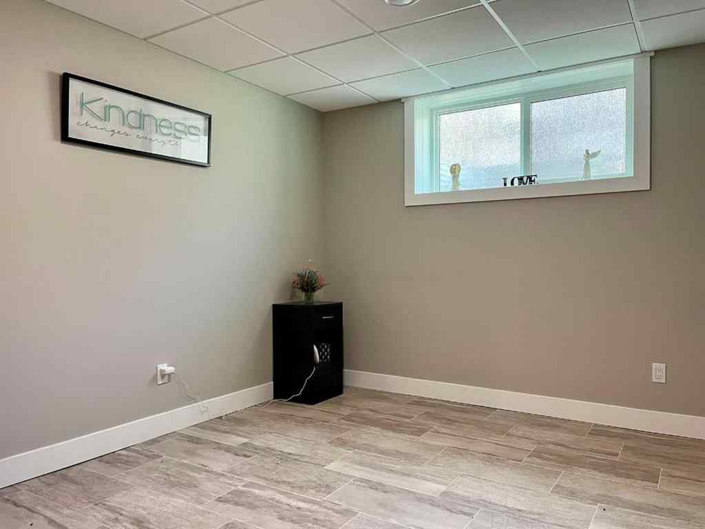 MLS® A2261978 - 5132 54 Avenue  in Viking Viking, Residential