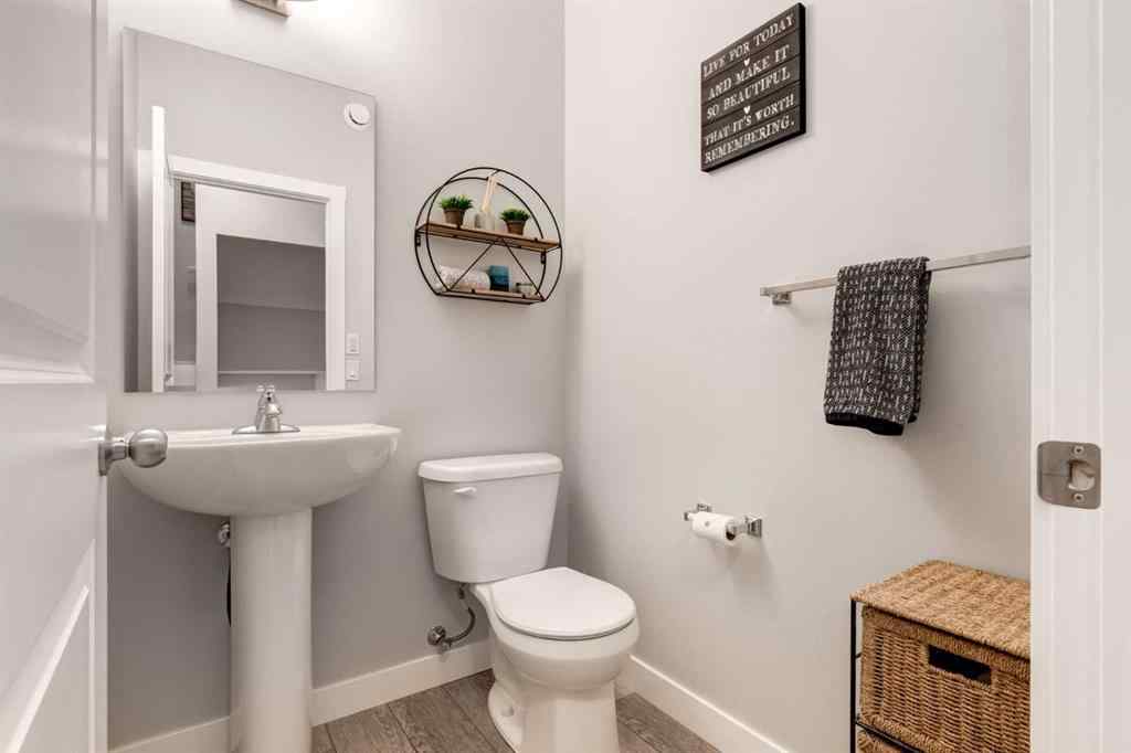 MLS® A2261980 - 1136 MIDTOWN Lane SW in Midtown Airdrie, Residential