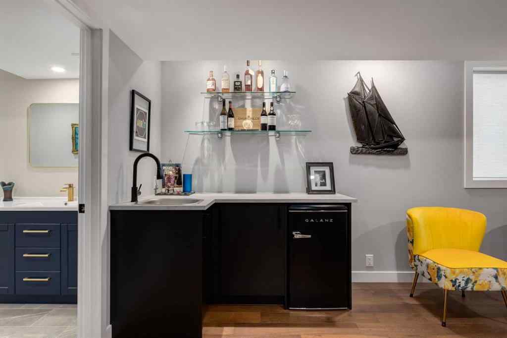 MLS® A2262001 - 3223 Signal Hill Drive SW in Signal Hill Calgary, Residential