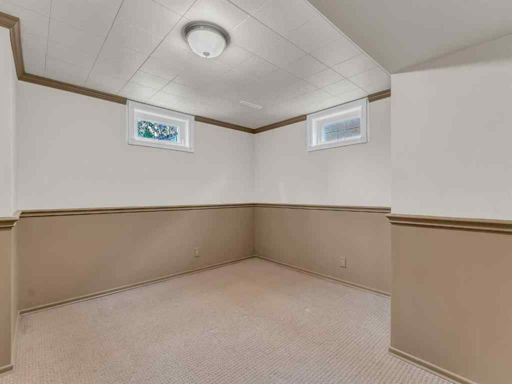 MLS® A2262005 - 922 Bassett Crescent NW in Northwest Crescent Heights Medicine Hat, Residential