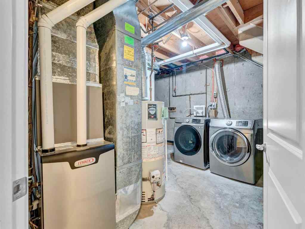 MLS® A2262005 - 922 Bassett Crescent NW in Northwest Crescent Heights Medicine Hat, Residential