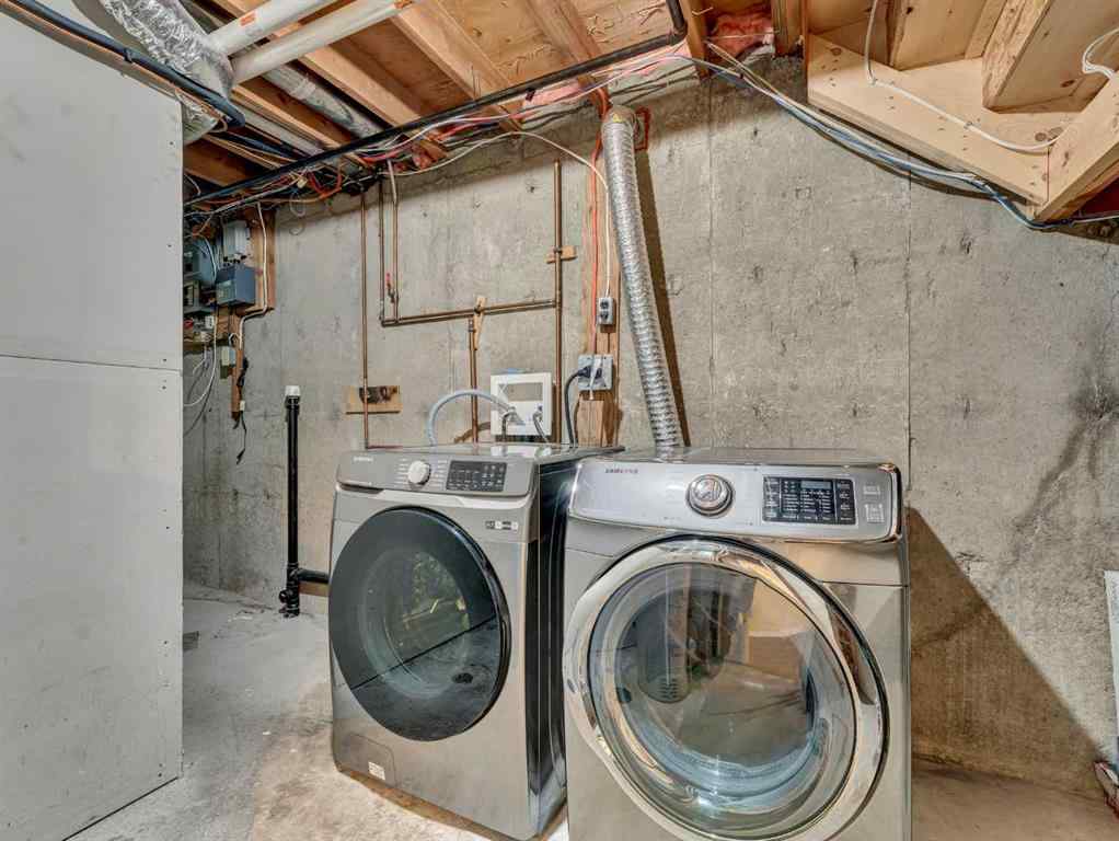 MLS® A2262005 - 922 Bassett Crescent NW in Northwest Crescent Heights Medicine Hat, Residential