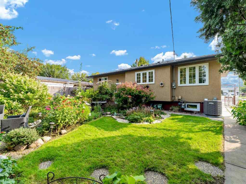 MLS® A2262005 - 922 Bassett Crescent NW in Northwest Crescent Heights Medicine Hat, Residential