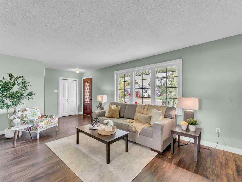 MLS® A2262005 - 922 Bassett Crescent NW in Northwest Crescent Heights Medicine Hat, Residential