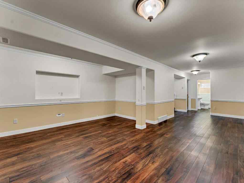 MLS® A2262005 - 922 Bassett Crescent NW in Northwest Crescent Heights Medicine Hat, Residential