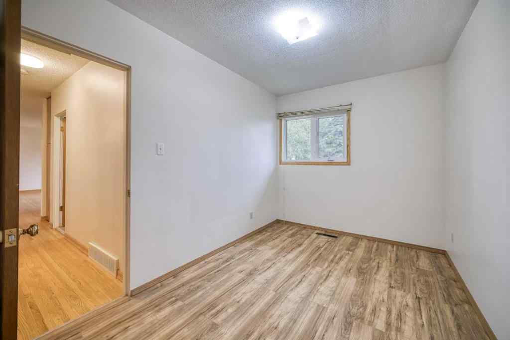 MLS® A2262010 - 3307 Boulton Road NW in Brentwood Calgary, Residential