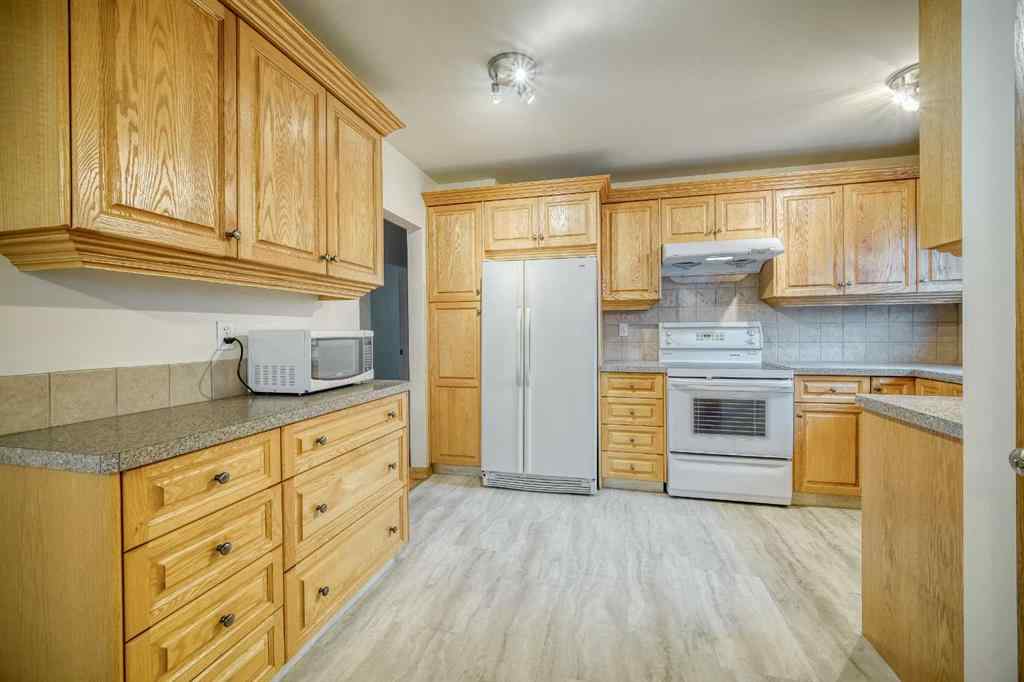 MLS® A2262010 - 3307 Boulton Road NW in Brentwood Calgary, Residential