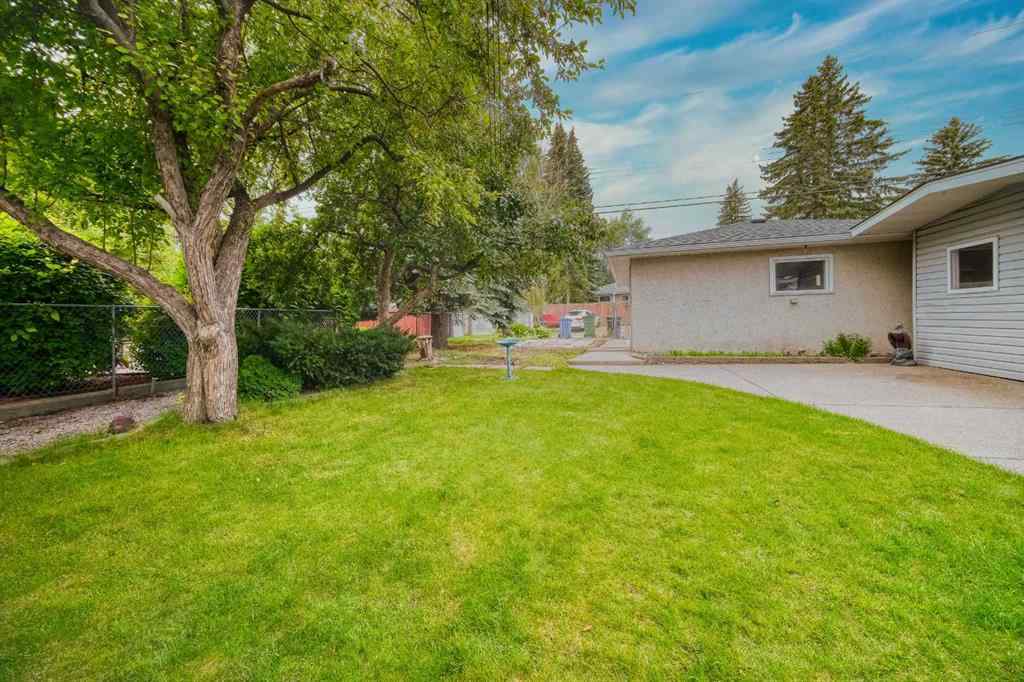 MLS® A2262010 - 3307 Boulton Road NW in Brentwood Calgary, Residential