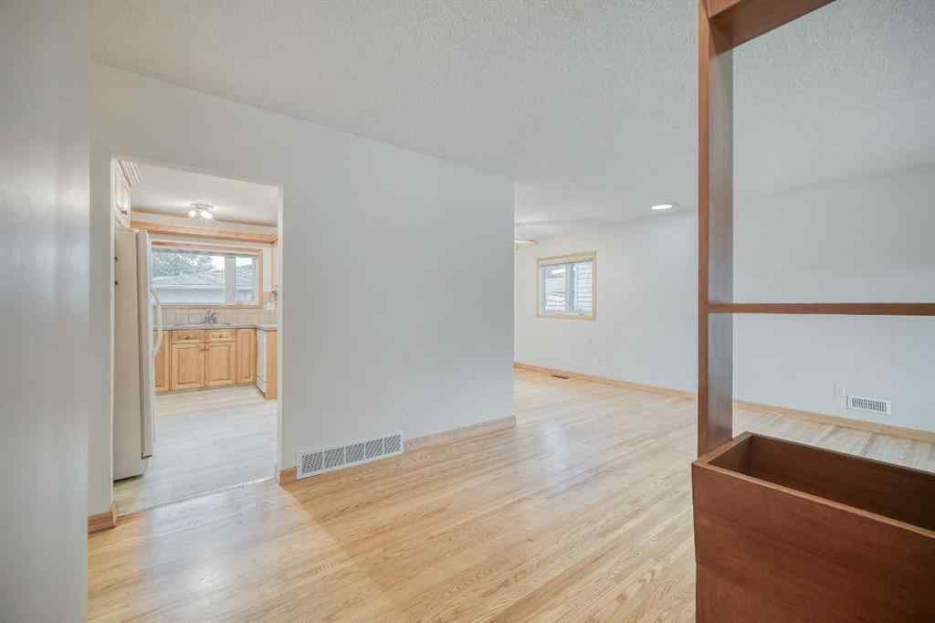 MLS® A2262010 - 3307 Boulton Road NW in Brentwood Calgary, Residential